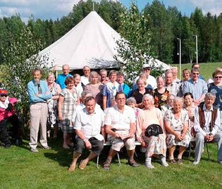 Telttajuhlilla olivat vastuussa muun muassa saarnaaja Lasse Kangassalo ja Taivastie-lauluryhm. Kuva: Mikko Kuusela