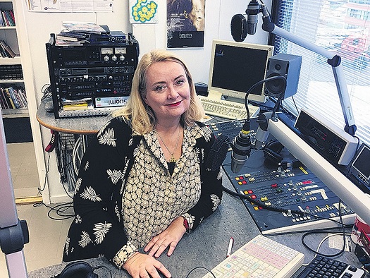 Toimitusjohtaja Kirsi Rostamo aloitti kristillisen Radio Dein marraskuussa 1997 melko samannkisen vlineistn ress. Nykyn Dein ohjelmisto syntyy 80 kristillisen toimijan yhteistyn ja kuuluu 24 taajuudella ympri Suomea. Kuva: Kai Kortelainen