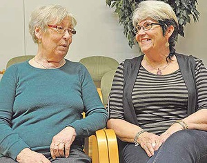 Anni Nieminen ja Tarja Koppelomki ovat olleet ystvi lhes neljkymment vuotta. Lhekkin asuvat naiset auttavat ja tukevat toisiaan, nauravat ja itkevt yhdess.