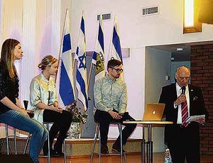 Pohjoismaiden ainoa Israelin kunniakonsuli Fredrik Ekholm rohkaisi nuoria jrjestmn seuraavan Israel-konferenssin.