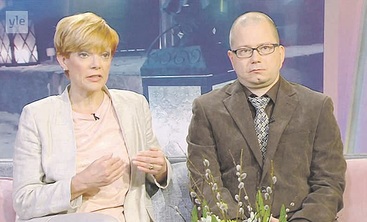 Raija Pelli ja Terho Miettinen kommentoivat uutuuskirjaansa muun muassa Ylen aamu-tv:ss. Kuvakaappaus Yle Areenasta.