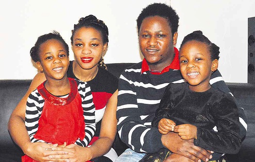 Viviane ja Theoneste Ndagijimanan perheeseen kuuluu kaksi vilkasta pikkutytt, Hilkka ja Kelia.