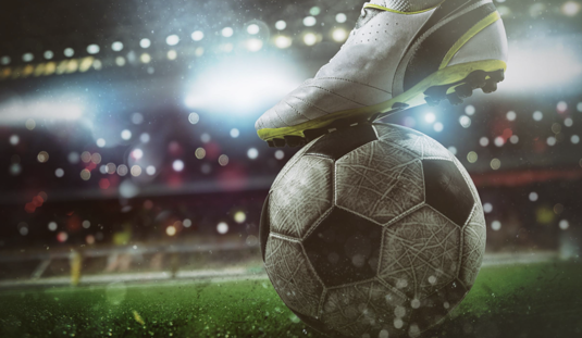 Kristityt toivovat jalkapallon MM-kisojen tuovan Qatariin mynteist kehityst. (Shutterstock) 