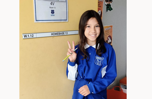 11-vuotias Jade Puhakka on asunut Sydneyss pian 1,5 vuotta. Hnen luokallaan on oppilaita lhes 20 eri maasta. (Phuong Puhakka)