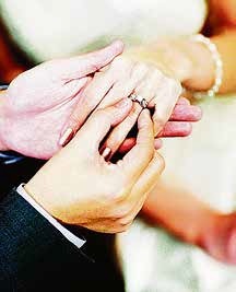 Perinteisen avioliiton kannattajien kansalaisaloite tulee eduskunnan ksittelyyn syksyll.